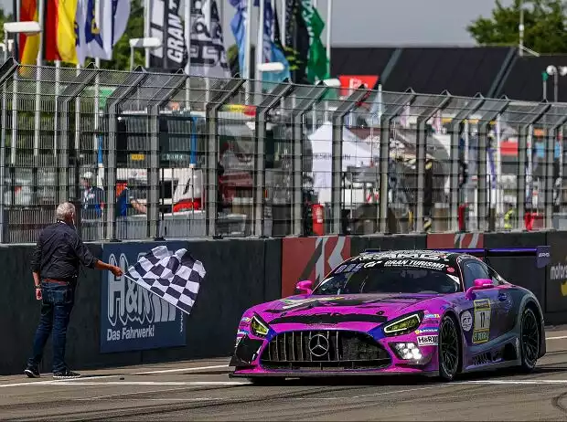 Beweisfoto: Der Getspeed-Mercedes #17 sah tatsächlich die Zielflagge Titel-Bild zur News: Beweisfoto: Der Getspeed-Mercedes #17 sah tatsächlich die Zielflagge