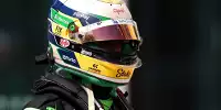 Sauber-Fahrer Gabriel Bortoleto mit Helm und Overall