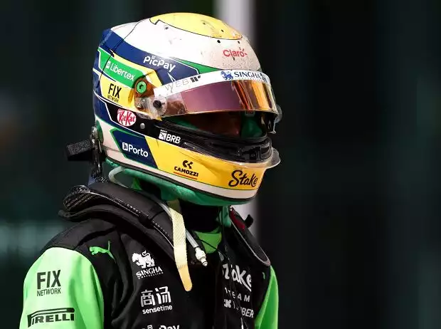 Titel-Bild zur News: Sauber-Fahrer Gabriel Bortoleto mit Helm und Overall
