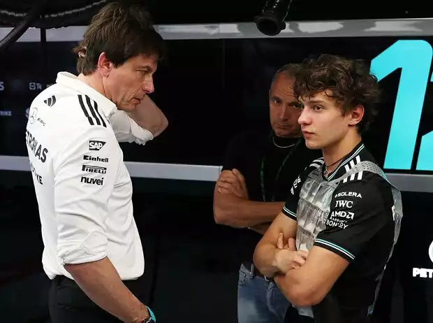 Toto Wolff, Kimi Antonelli Titel-Bild zur News: Toto Wolff, Kimi Antonelli