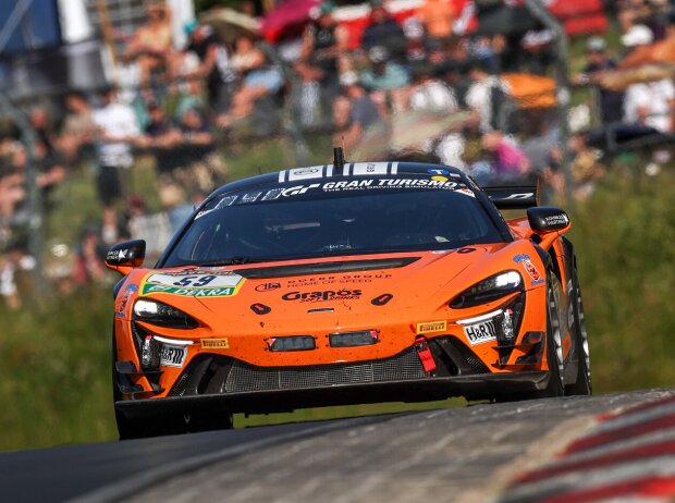 Der McLaren Artura Trophy Evo kam erst wenige Tage vor dem Rennen beim Team an Der McLaren Artura Trophy Evo kam erst wenige Tage vor dem Rennen beim Team an