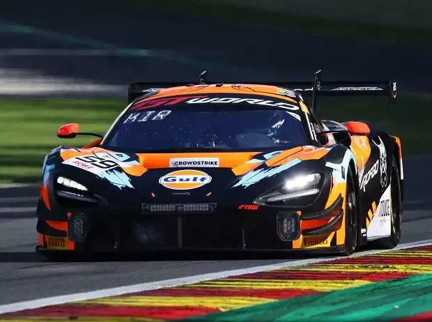 Der McLaren 720S GT3 Evo muss vor den 24h von Spa 2025 an Gewicht zuladen Titel-Bild zur News: Der McLaren 720S GT3 Evo muss vor den 24h von Spa 2025 an Gewicht zuladen