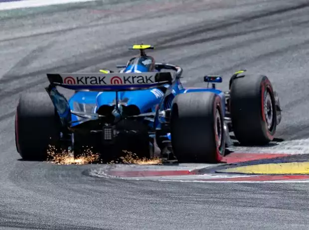 Carlos Sainz im Williams FW47 beim Formel-1-Qualifying in Spielberg 2025 Titel-Bild zur News: Carlos Sainz im Williams FW47 beim Formel-1-Qualifying in Spielberg 2025