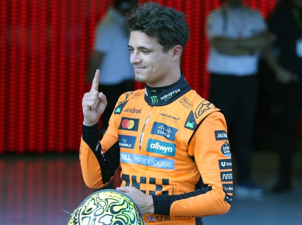 Platz 1: Lando Norris zeigt es nach dem Qualifying in Spielberg selbst an Platz 1: Lando Norris zeigt es nach dem Qualifying in Spielberg selbst an