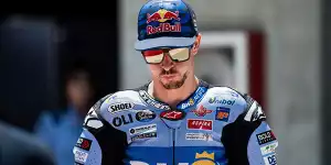 Bremse bei Acosta-Berührung betätigt: Mittelhandbruch bei Alex Marquez