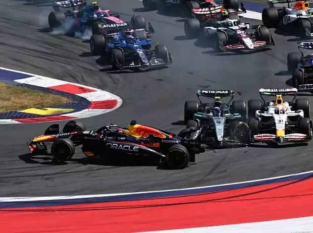 Das Aus für Max Verstappen in Spielberg - und auch im WM-Kampf? Titel-Bild zur News: Das Aus für Max Verstappen in Spielberg - und auch im WM-Kampf?