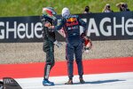 Andrea Kimi Antonelli und Max Verstappen (Red Bull) 