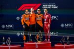 Lando Norris (McLaren), Oscar Piastri (McLaren) und Charles Leclerc (Ferrari) 