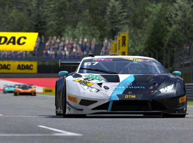 Florian Hasse feiert ersten Lamborghini-Erfolg in der DTM eSports Championship