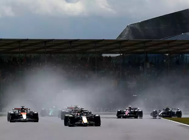 Die Startphase beim Formel-1-Rennen in Silverstone 2025 Titel-Bild zur News: Die Startphase beim Formel-1-Rennen in Silverstone 2025