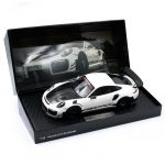 Manthey-Racing Porsche 911 GT2 RS MR 1:18 weiß Collector Edition