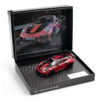 Manthey-Racing Porsche 911 GT2 RS MR 2018 Rekordrunde Nordschleife 1:43 rot Collector Edition