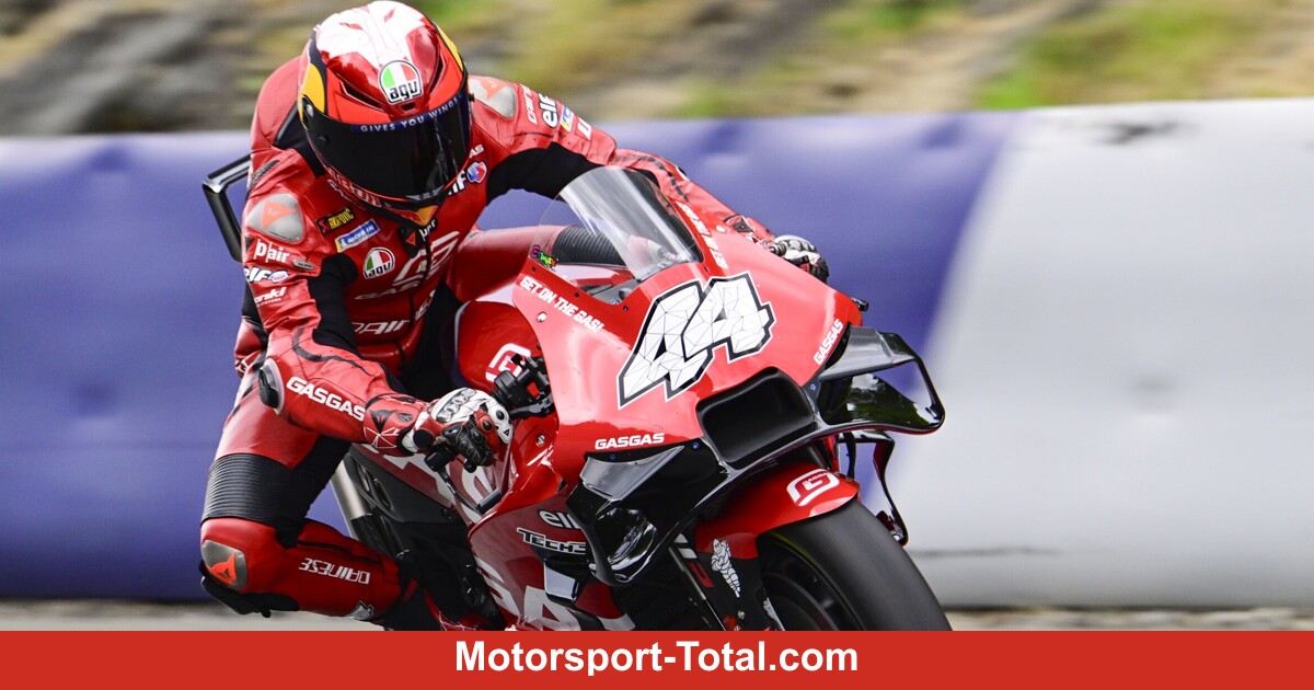 Calcio di rigore a Paul Espargaro dopo la presa di posizione di Marquez