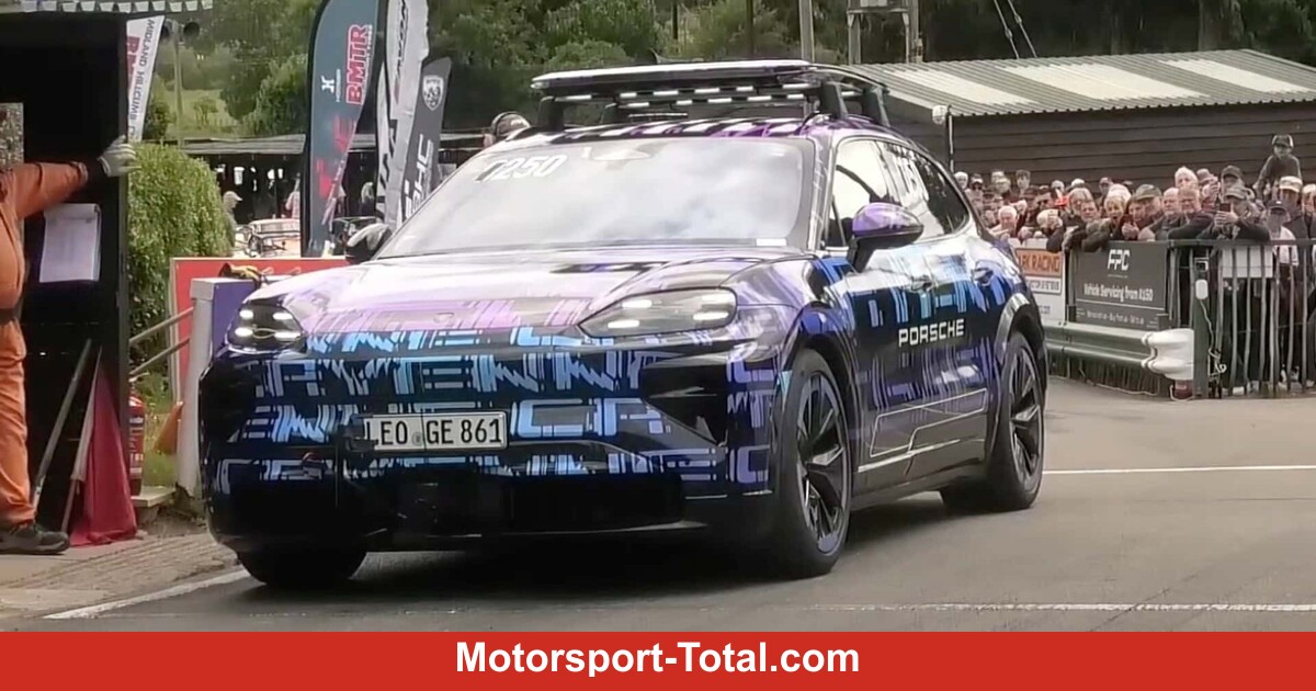 Der-neue-Porsche-Cayenne-zeigt-sich-bei-einem-Rennen
