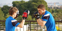 Mercedes-Piloten im Fitnesscamp
