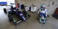 Billy Monger testet Formel-3-Auto