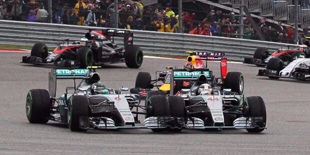 Angefangen hat alles 2014 in Spa-Francorchamps: Nico Rosberg saugt sich auf der Kemel-Geraden im Windschatten an Leader Lewis Hamilton an und versucht es außen. Das Manöver...
