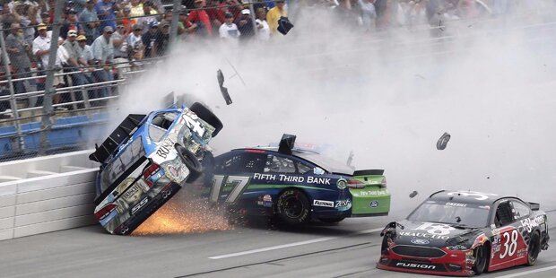 NASCAR-Talladega: Die wilden Crash-Fotos