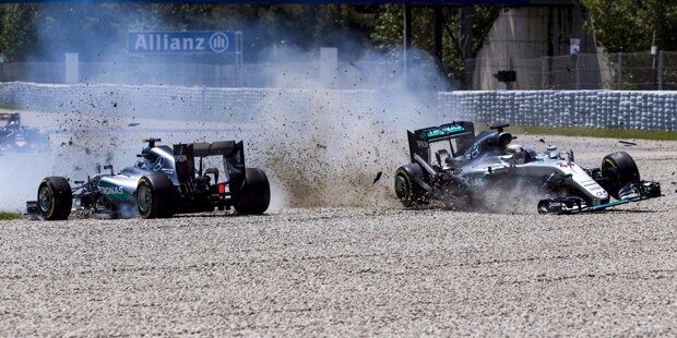Der Mercedes-Crash in Barcelona