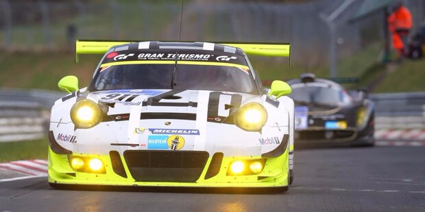 Dr. Frank-Steffen Walliser, Porsche Motorsportchef: "Am Nürburgring geben wir den neuen 911 GT3 R in die bewährten Hände unseres langjährigen Partners Manthey Racing. Die erfolgreiche Mannschaft kennt die Nordschleife so lange und so gut wie kein anderes Team und hat bei den VLN-Rennen bereits wichtige Erfahrungen sammeln können."