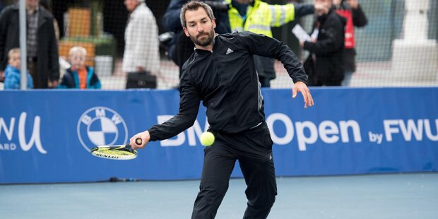 Timo Glock beim Promi-Tennis-Match