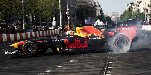 Red Bull 2019: Verstappen dreht den RB7 in Budapest auf