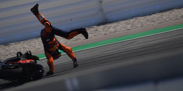 Sturz von KTM-Pilot Pol Espargaro beim Barcelona-Test