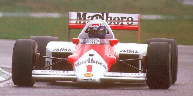 McLaren zählt zu den großen Traditionsteams der Formel 1. Schon seit den 1960er-Jahren ist der von Bruce McLaren gegründete Rennstall aktiv. Und hier zeigen wir sämtliche Grand-Prix-Fahrzeuge des Teams!