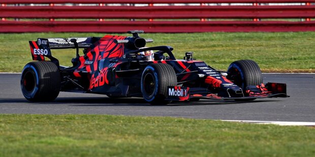 Erste Fahrfotos vom Red Bull RB15 mit Verstappen