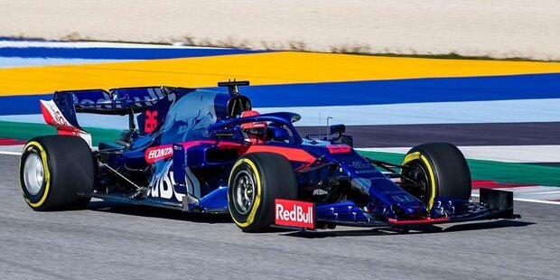 Erste Fahrfotos vom Toro Rosso STR14