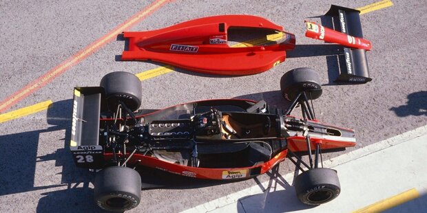 Drei Siege aus 16 Rennen sind keine Bilanz, mit der ein Auto in die Annalen der Formel 1 eingeht. Tatsächlich ist der Ferrari 640 aus der Saison 1989 nicht für seine Erfolge, sondern für die zahlreichen Innovationen in Erinnerung geblieben, die teilweise bis heute maßgebend sind. Wir zeigen, was diesen Ferrari so besonders macht!