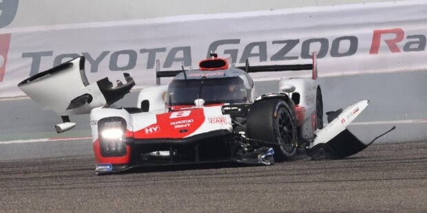 Toyota #8 kollidiert mit Ferrari #85