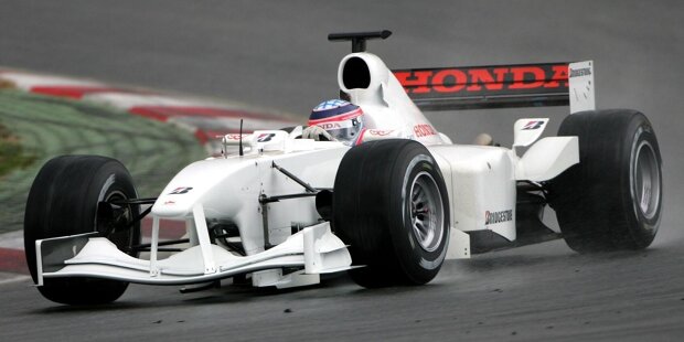 Formel-1-Autos (fast) komplett in Weiß