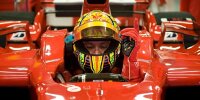 MotoGP-Star Valentino Rossi auf Tuchfühlung mit der Formel 1
