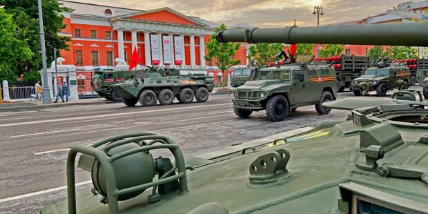 16 interessante Militärfahrzeuge von Russlands Siegesparade 2020