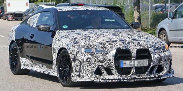 BMW M4 CSL mit anderem eigenwilligen Kühlergrill gesichtet