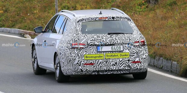 Neuer Skoda Superb (2023) zeigt sich auf ersten Designskizzen