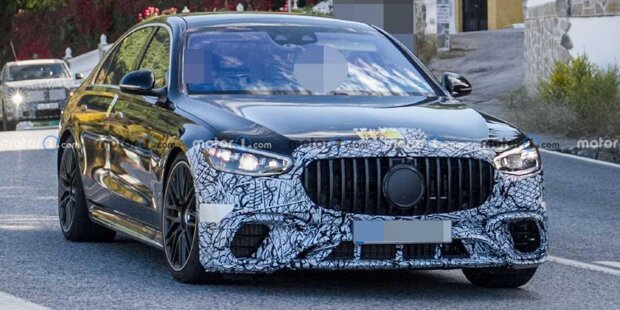 Mercedes-AMG S 63 e fast ungetarnt erwischt