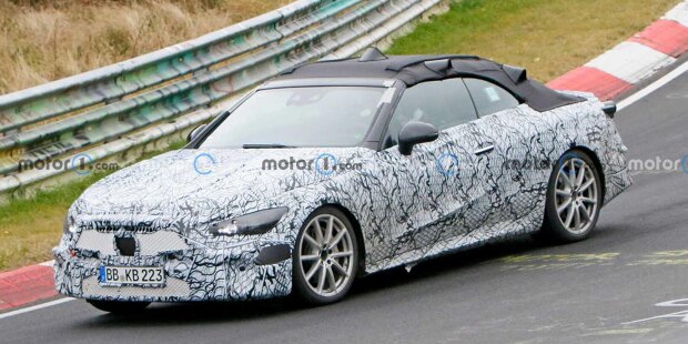 Mercedes CLE Cabriolet mit eigenwilliger Tarnung