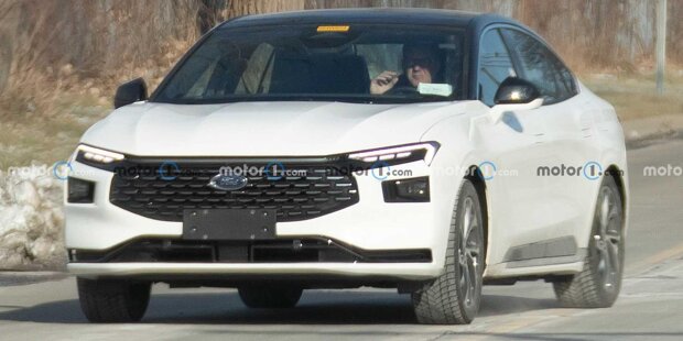 Neuer Ford Mondeo (2022) komplett ohne Tarnung gesichtet