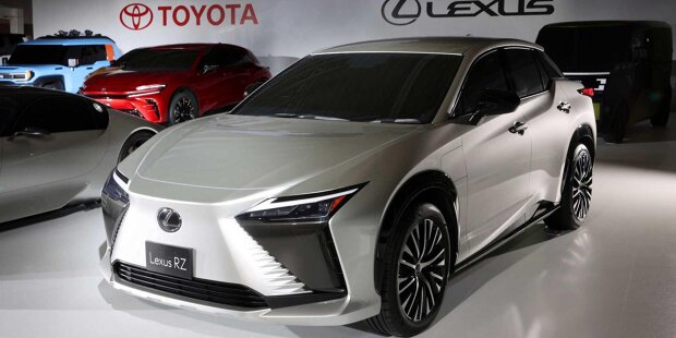 Lexus RZ 450e: Neue Bilder vom geplanten Elektro-SUV