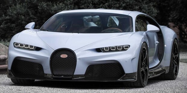 Bugatti Chiron Super Sport passt nur knapp in den McDrive