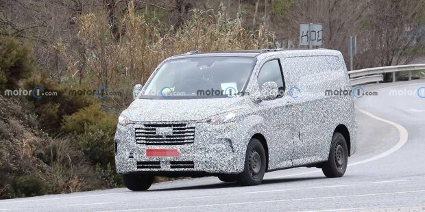 Neuer Ford Transit Custom mit Serienkarosserie erwischt