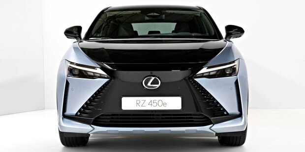 Lexus RZ 450e mit 230 kW starkem Allradantrieb vorgestellt