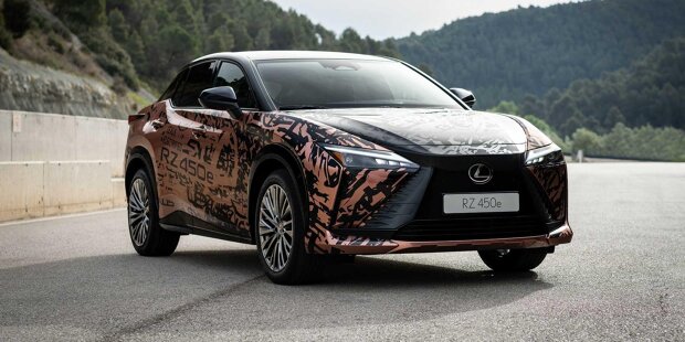 Lexus RZ 450e im Test: No-Blending-Bremsen und "OMG"-Lenkung