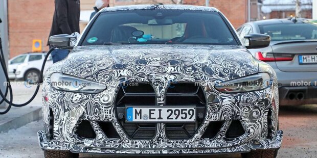 2023 BMW M4 CSL Frontansicht-Spionage-Foto