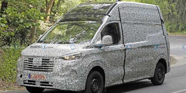 Neuer Ford Transit Custom (2023) mit Hochdach erwischt