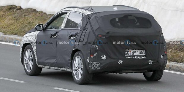 Neuer Hyundai Kona (2023) mit weniger Tarnung gesichtet