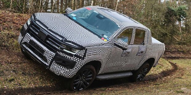 VW Amarok (2023): Heckklappe mit V6-Emblem enthüllt