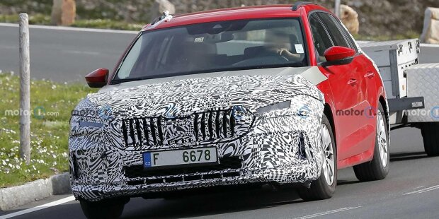 Skoda Octavia (2023) mit Facelift erstmals als Erlkönig erwischt
